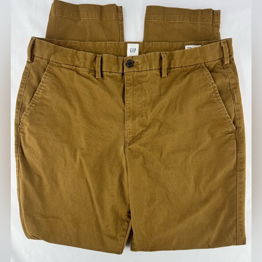 GAP Essential Khaki Slim Pants